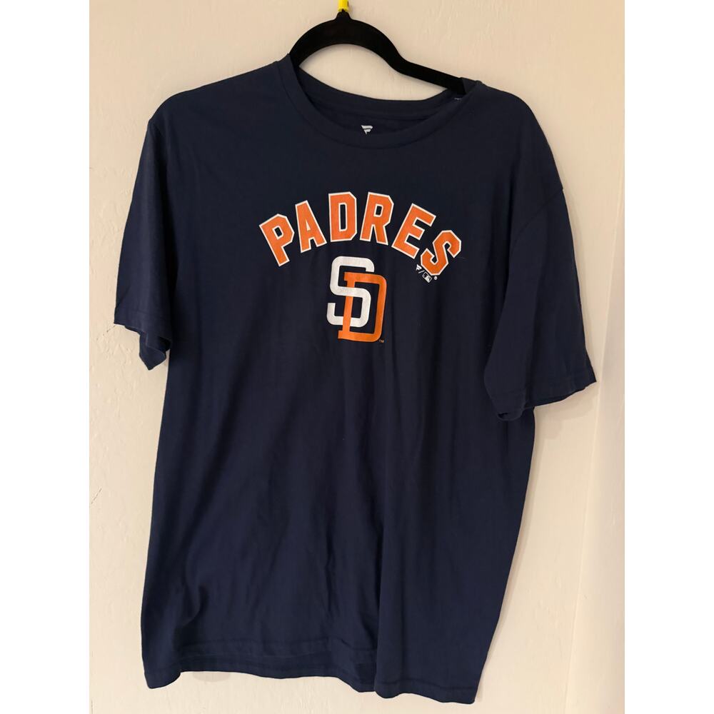 San Diego Padres Men's Blue Fanatics T-shirt Size Medium-NWOT